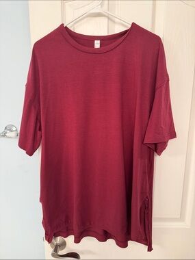 Everyday Crewneck Tee in Deep Burgundy - Womens